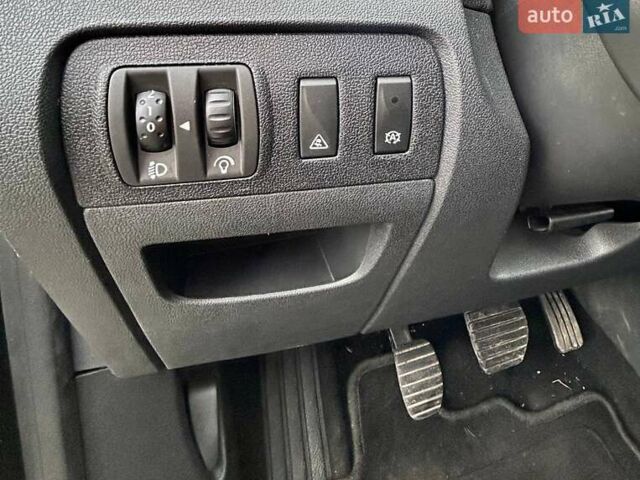 Черный Рено Гранд Сценик, объемом двигателя 1.6 л и пробегом 233 тыс. км за 10200 $, фото 11 на Automoto.ua