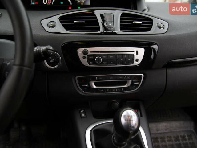 Черный Рено Гранд Сценик, объемом двигателя 1.6 л и пробегом 275 тыс. км за 8500 $, фото 18 на Automoto.ua