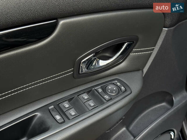 Черный Рено Гранд Сценик, объемом двигателя 2.01 л и пробегом 216 тыс. км за 9800 $, фото 75 на Automoto.ua