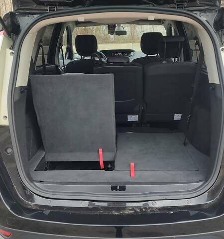 Черный Рено Гранд Сценик, объемом двигателя 0 л и пробегом 246 тыс. км за 8950 $, фото 5 на Automoto.ua