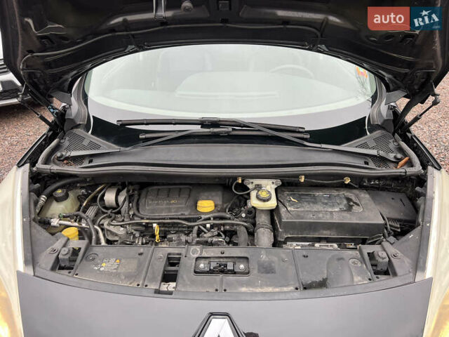 Черный Рено Гранд Сценик, объемом двигателя 0 л и пробегом 233 тыс. км за 8800 $, фото 20 на Automoto.ua