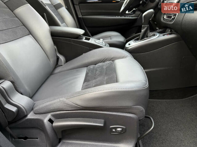 Черный Рено Гранд Сценик, объемом двигателя 2.01 л и пробегом 216 тыс. км за 9800 $, фото 91 на Automoto.ua