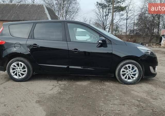 Черный Рено Гранд Сценик, объемом двигателя 0 л и пробегом 246 тыс. км за 8950 $, фото 2 на Automoto.ua