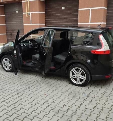 Черный Рено Гранд Сценик, объемом двигателя 1.5 л и пробегом 273 тыс. км за 8600 $, фото 7 на Automoto.ua