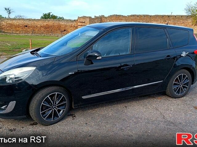 Черный Рено Гранд Сценик, объемом двигателя 1.6 л и пробегом 264 тыс. км за 8000 $, фото 8 на Automoto.ua