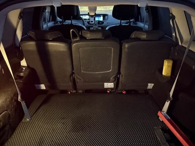 Черный Рено Гранд Сценик, объемом двигателя 1.5 л и пробегом 309 тыс. км за 8500 $, фото 7 на Automoto.ua