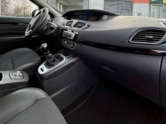 Черный Рено Гранд Сценик, объемом двигателя 1.6 л и пробегом 233 тыс. км за 10200 $, фото 20 на Automoto.ua