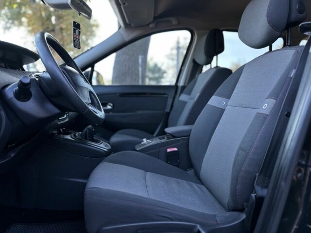 Черный Рено Гранд Сценик, объемом двигателя 1.5 л и пробегом 250 тыс. км за 8000 $, фото 5 на Automoto.ua