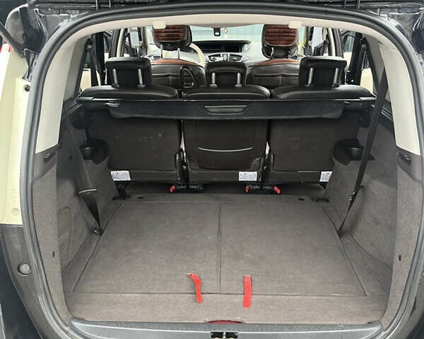 Черный Рено Гранд Сценик, объемом двигателя 1.5 л и пробегом 248 тыс. км за 9000 $, фото 24 на Automoto.ua