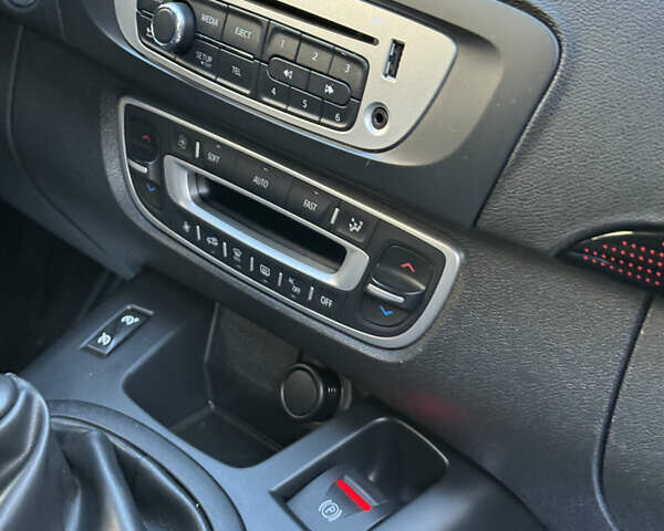 Чорний Рено Гранд Сценік, об'ємом двигуна 1.5 л та пробігом 244 тис. км за 8900 $, фото 20 на Automoto.ua