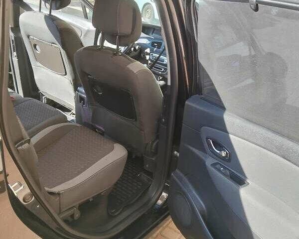 Черный Рено Гранд Сценик, объемом двигателя 1.6 л и пробегом 236 тыс. км за 8200 $, фото 7 на Automoto.ua