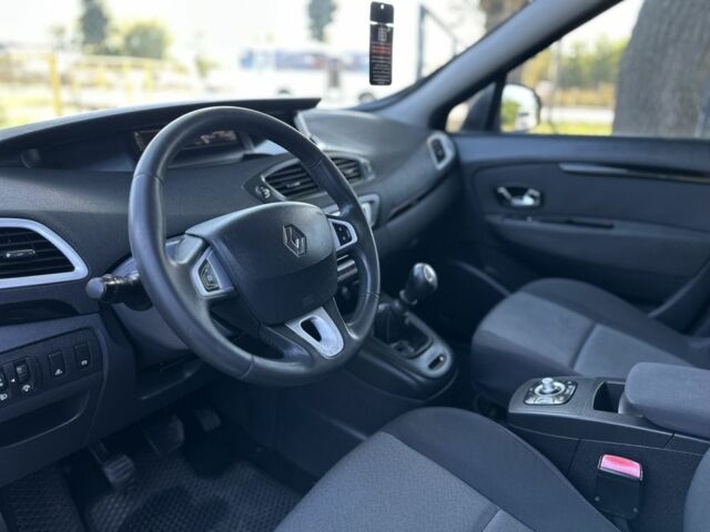 Черный Рено Гранд Сценик, объемом двигателя 1.5 л и пробегом 250 тыс. км за 8000 $, фото 4 на Automoto.ua