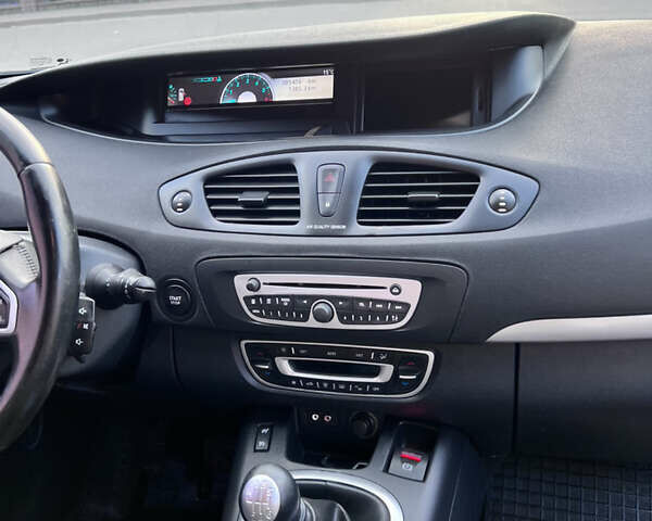 Черный Рено Гранд Сценик, объемом двигателя 1.46 л и пробегом 305 тыс. км за 7000 $, фото 17 на Automoto.ua