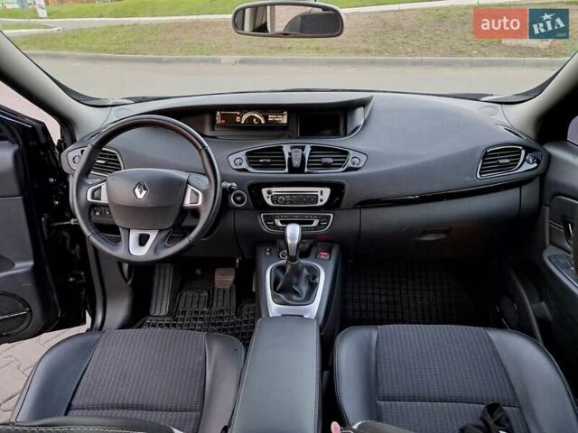 Черный Рено Гранд Сценик, объемом двигателя 1.5 л и пробегом 179 тыс. км за 10500 $, фото 47 на Automoto.ua