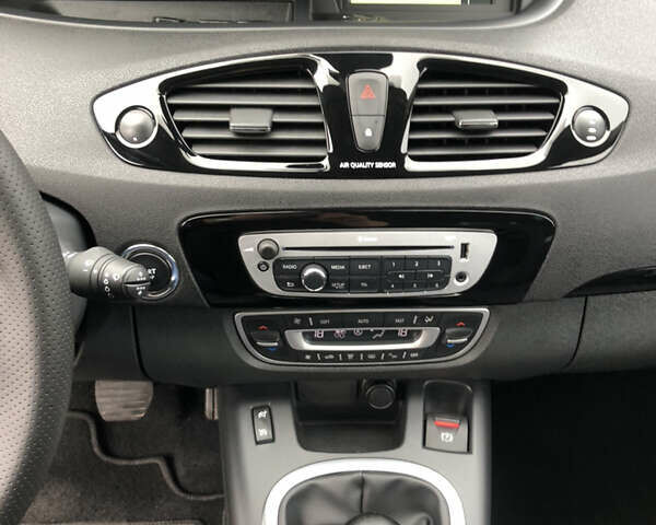 Чорний Рено Гранд Сценік, об'ємом двигуна 1.6 л та пробігом 185 тис. км за 9600 $, фото 48 на Automoto.ua