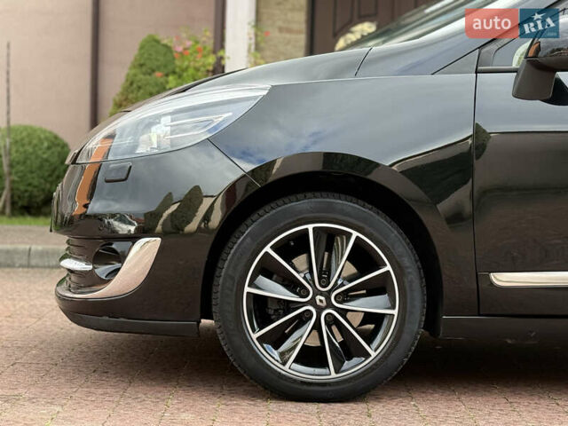 Черный Рено Гранд Сценик, объемом двигателя 2.01 л и пробегом 216 тыс. км за 9800 $, фото 18 на Automoto.ua