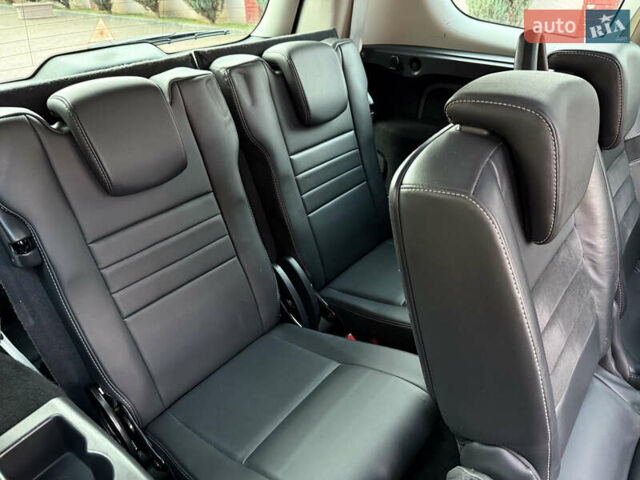 Черный Рено Гранд Сценик, объемом двигателя 2.01 л и пробегом 216 тыс. км за 9800 $, фото 104 на Automoto.ua