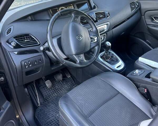 Черный Рено Гранд Сценик, объемом двигателя 1.6 л и пробегом 239 тыс. км за 8500 $, фото 4 на Automoto.ua