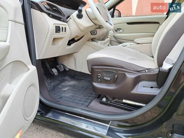 Черный Рено Гранд Сценик, объемом двигателя 1.6 л и пробегом 291 тыс. км за 9950 $, фото 10 на Automoto.ua