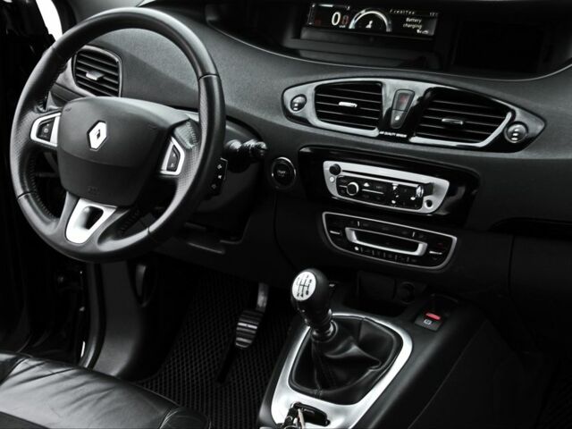 Черный Рено Гранд Сценик, объемом двигателя 1.5 л и пробегом 147 тыс. км за 8700 $, фото 6 на Automoto.ua