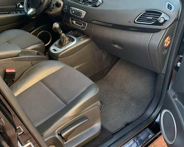 Черный Рено Гранд Сценик, объемом двигателя 1.5 л и пробегом 252 тыс. км за 9750 $, фото 7 на Automoto.ua