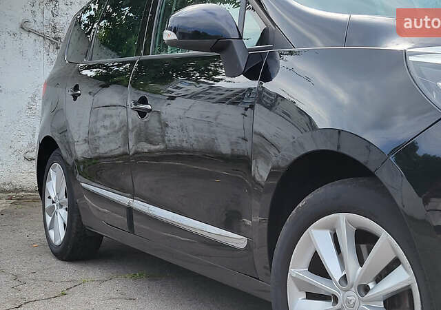 Рено Гранд Сценик 2013 в Стрые на Automoto.ua Черный Рено Гранд Сценик, объемом двигателя 1.6 л и пробегом 285 тыс. км за 9700 $, фото 19 на Automoto.ua