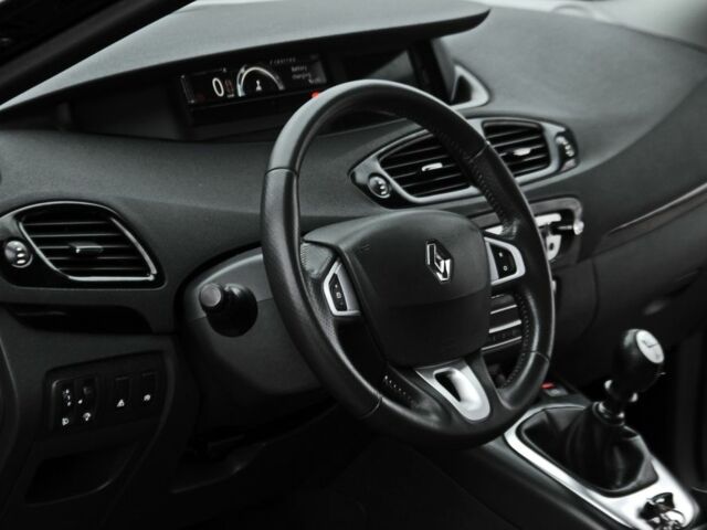 Черный Рено Гранд Сценик, объемом двигателя 1.5 л и пробегом 147 тыс. км за 8700 $, фото 5 на Automoto.ua