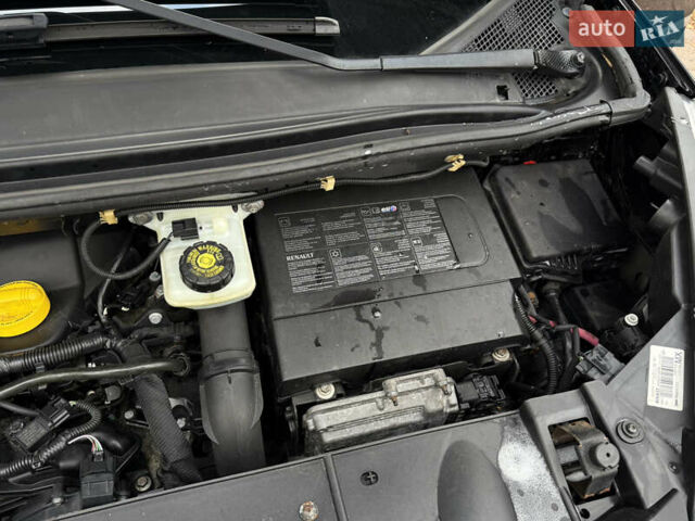 Рено Гранд Сценик 2013 в Житомире на Automoto.ua Черный Рено Гранд Сценик, объемом двигателя 1.6 л и пробегом 249 тыс. км за 9200 $, фото 27 на Automoto.ua
