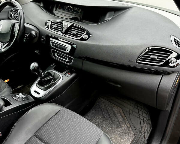 Чорний Рено Гранд Сценік, об'ємом двигуна 1.6 л та пробігом 159 тис. км за 10000 $, фото 10 на Automoto.ua