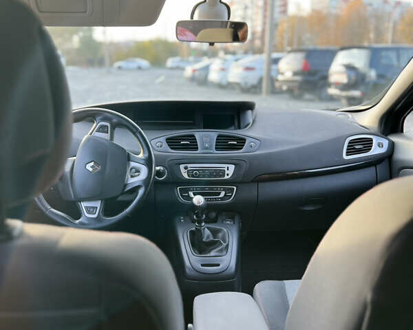 Черный Рено Гранд Сценик, объемом двигателя 1.6 л и пробегом 254 тыс. км за 9350 $, фото 5 на Automoto.ua