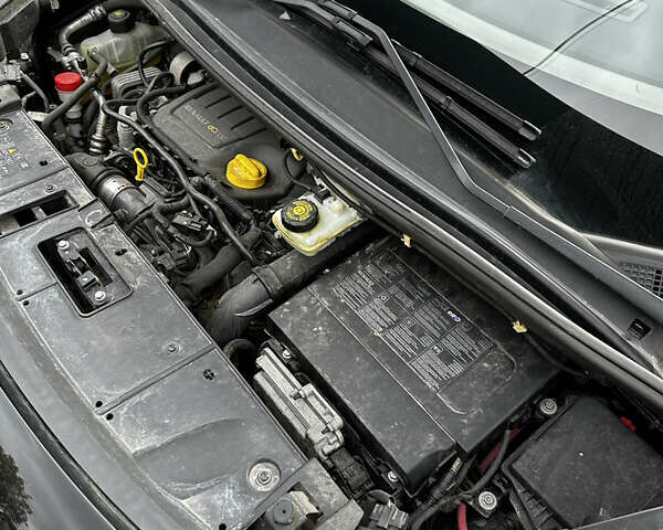 Чорний Рено Гранд Сценік, об'ємом двигуна 1.6 л та пробігом 159 тис. км за 10000 $, фото 27 на Automoto.ua