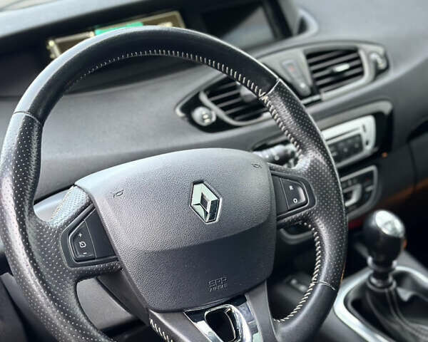 Черный Рено Гранд Сценик, объемом двигателя 1.6 л и пробегом 183 тыс. км за 10500 $, фото 28 на Automoto.ua