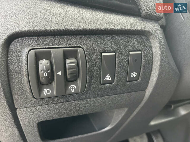 Черный Рено Гранд Сценик, объемом двигателя 1.6 л и пробегом 239 тыс. км за 9999 $, фото 44 на Automoto.ua