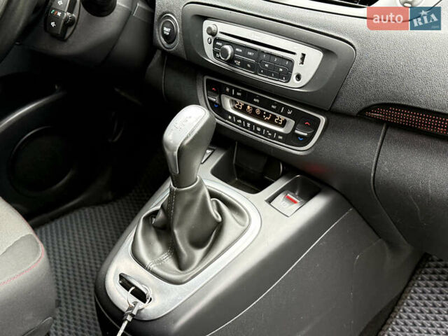 Черный Рено Гранд Сценик, объемом двигателя 1.46 л и пробегом 216 тыс. км за 9700 $, фото 12 на Automoto.ua