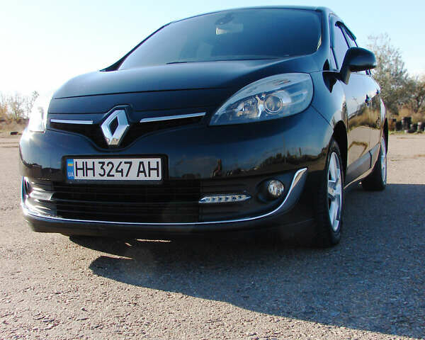 Черный Рено Гранд Сценик, объемом двигателя 1.5 л и пробегом 216 тыс. км за 8900 $, фото 2 на Automoto.ua
