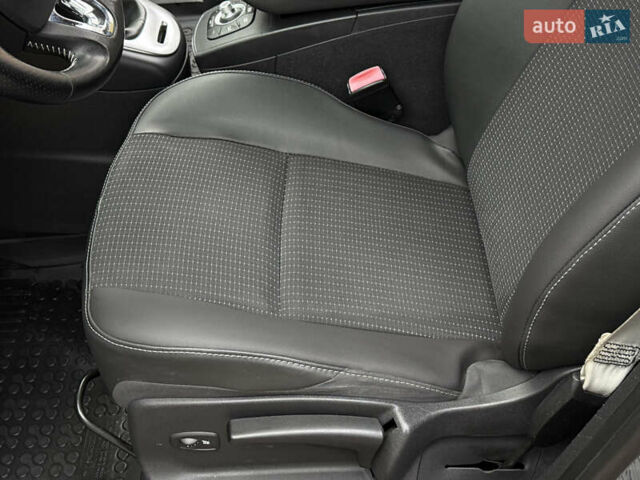 Рено Гранд Сценик 2013 в Житомире на Automoto.ua Черный Рено Гранд Сценик, объемом двигателя 1.6 л и пробегом 249 тыс. км за 9200 $, фото 18 на Automoto.ua