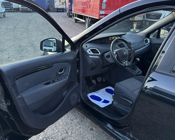 Черный Рено Гранд Сценик, объемом двигателя 1.6 л и пробегом 252 тыс. км за 9250 $, фото 33 на Automoto.ua