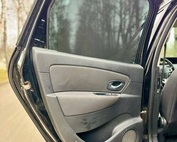 Черный Рено Гранд Сценик, объемом двигателя 1.6 л и пробегом 254 тыс. км за 8800 $, фото 19 на Automoto.ua