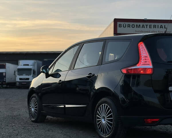 Черный Рено Гранд Сценик, объемом двигателя 1.6 л и пробегом 252 тыс. км за 9250 $, фото 2 на Automoto.ua