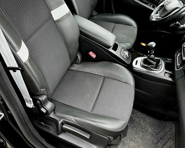 Чорний Рено Гранд Сценік, об'ємом двигуна 1.6 л та пробігом 159 тис. км за 10000 $, фото 9 на Automoto.ua