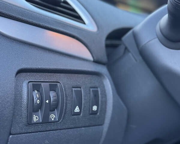 Черный Рено Гранд Сценик, объемом двигателя 1.6 л и пробегом 252 тыс. км за 9250 $, фото 40 на Automoto.ua