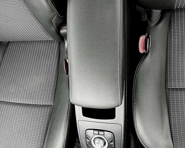 Чорний Рено Гранд Сценік, об'ємом двигуна 1.6 л та пробігом 159 тис. км за 10000 $, фото 15 на Automoto.ua