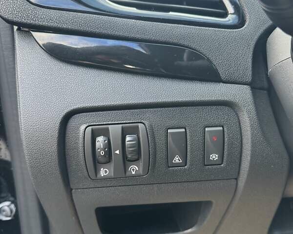 Рено Гранд Сценик 2013 в Луцке на Automoto.ua Черный Рено Гранд Сценик, объемом двигателя 1.6 л и пробегом 175 тыс. км за 11900 $, фото 25 на Automoto.ua