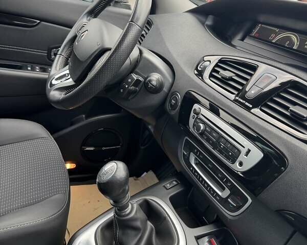 Рено Гранд Сценик 2013 в Луцке на Automoto.ua Черный Рено Гранд Сценик, объемом двигателя 1.6 л и пробегом 175 тыс. км за 11900 $, фото 36 на Automoto.ua