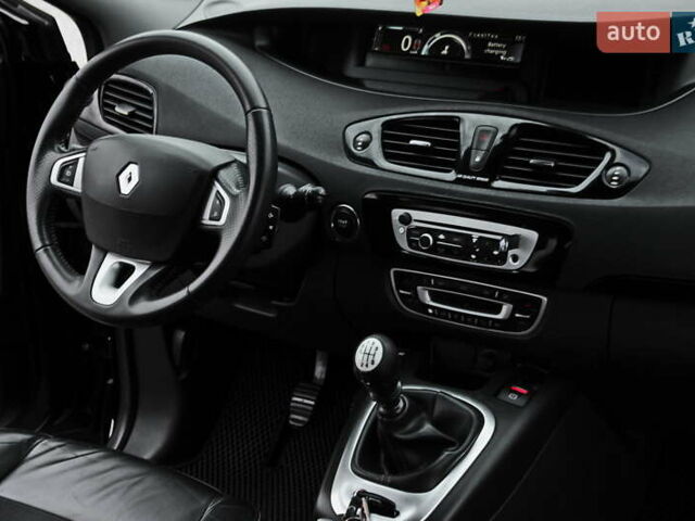 Рено Гранд Сценик 2013 в Днепре (Днепропетровске) на Automoto.ua Черный Рено Гранд Сценик, объемом двигателя 1.5 л и пробегом 145 тыс. км за 8700 $, фото 10 на Automoto.ua