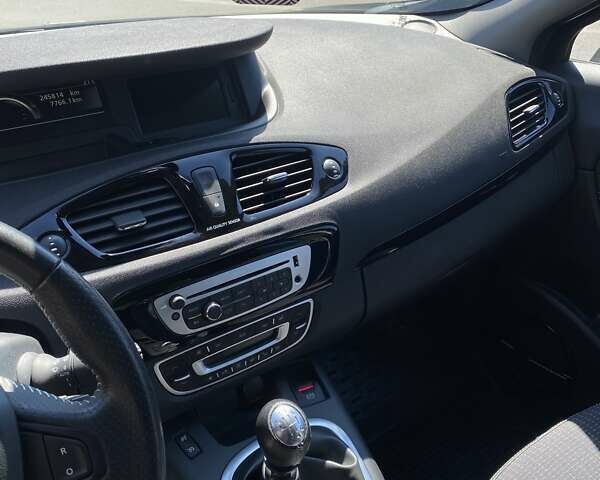 Черный Рено Гранд Сценик, объемом двигателя 1.6 л и пробегом 250 тыс. км за 10900 $, фото 20 на Automoto.ua