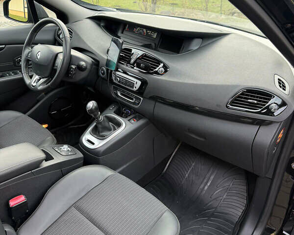 Черный Рено Гранд Сценик, объемом двигателя 1.6 л и пробегом 246 тыс. км за 9600 $, фото 26 на Automoto.ua