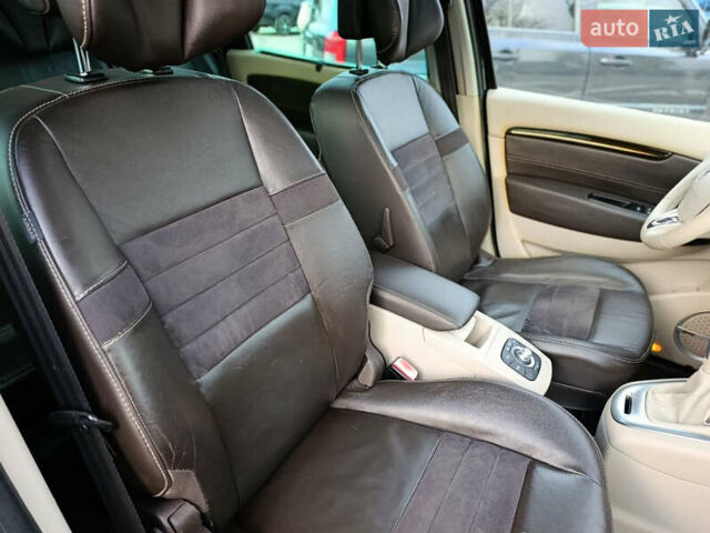 Рено Гранд Сценик 2013 в Виннице на Automoto.ua Черный Рено Гранд Сценик, объемом двигателя 1.5 л и пробегом 232 тыс. км за 9999 $, фото 39 на Automoto.ua