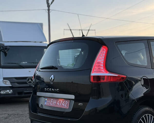 Черный Рено Гранд Сценик, объемом двигателя 1.6 л и пробегом 252 тыс. км за 9250 $, фото 14 на Automoto.ua