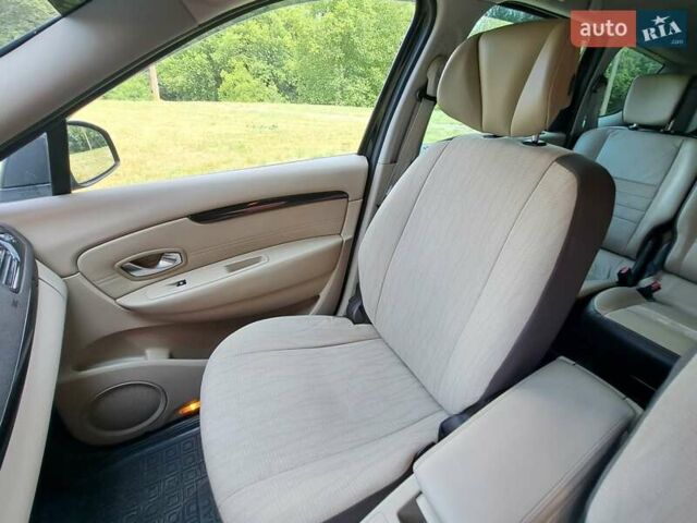 Черный Рено Гранд Сценик, объемом двигателя 1.6 л и пробегом 291 тыс. км за 9950 $, фото 13 на Automoto.ua